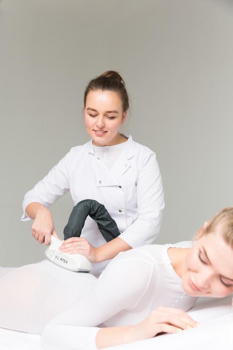 Вакуумно-роликовый массаж ( LPG)